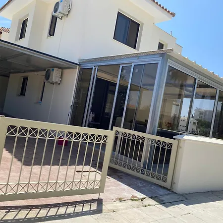 A Sea Breeze House Dom wakacyjny Oroklini