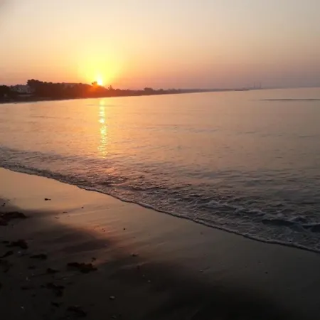 A Sea Breeze House Dom wakacyjny Oroklini