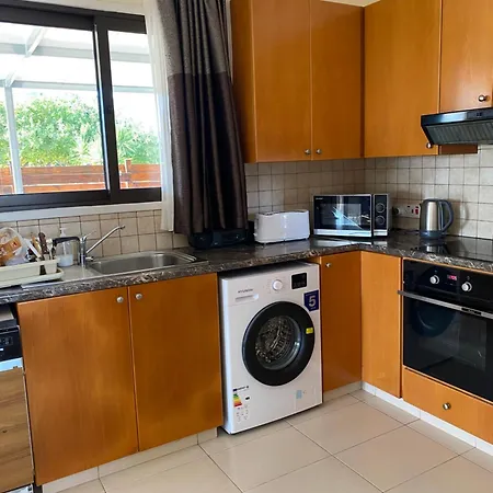 A Sea Breeze House 別荘 オロクリニ