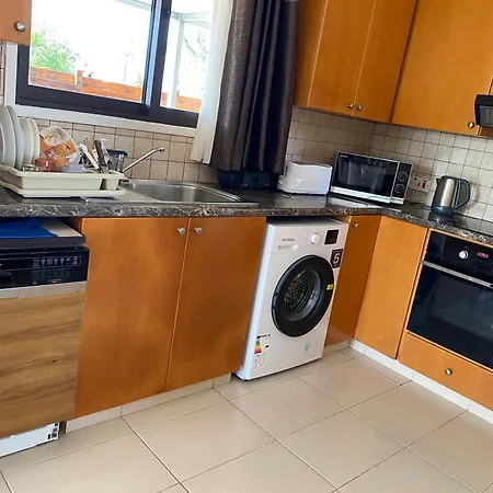 A Sea Breeze House オロクリニ